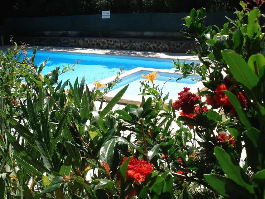 Les Rives d'Auzon : camping à Aubenas Ardèche avec piscine chauffée
