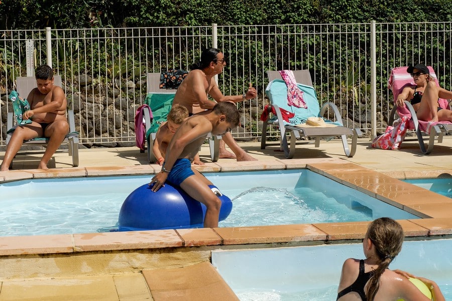 Les Rives D'auzon : Pataugeoire piscine du camping à Aubenas