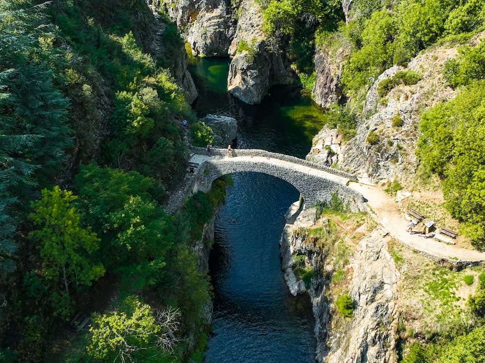 Pont du Diable proche d'Aubenas - Camping les Rives d'Auzon